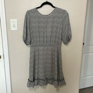 Black/white pattern dress